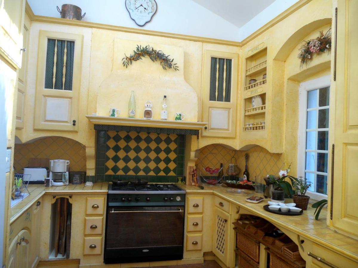 Logis De La Meschaussee, Dans Donjon Du Xie Siecle Canet  Екстериор снимка